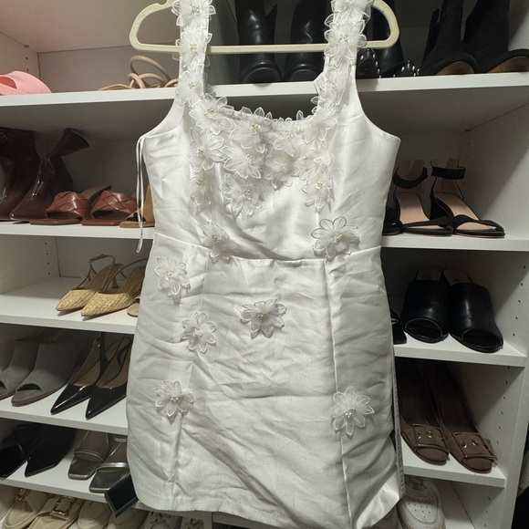 elder floral decal applique mini dress Elliatt Elder Floral White Dress Mini by Elliatt